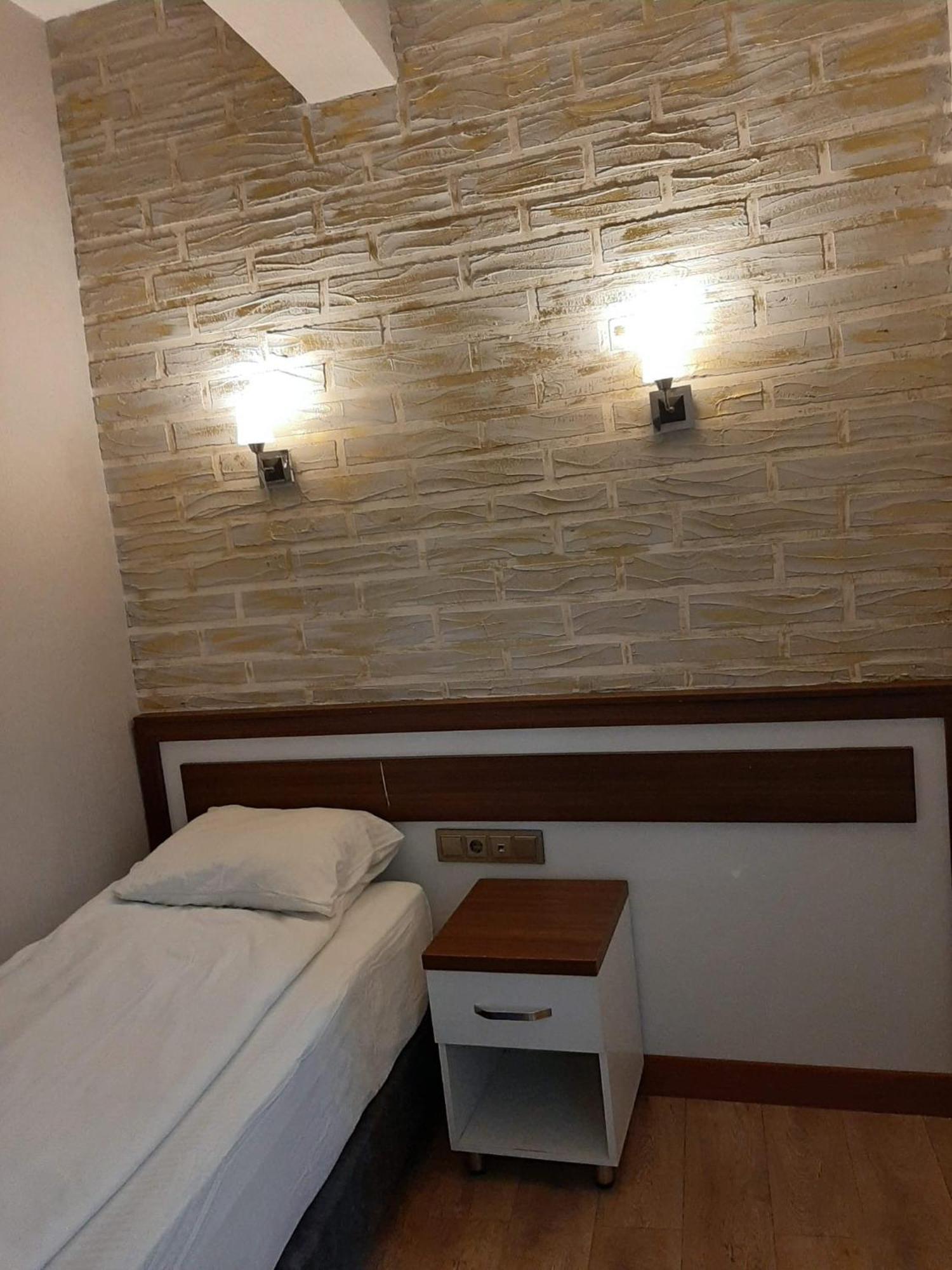 Hotel Kafkasya Kars Esterno foto